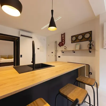 Bravissimo Les Voltes, Modern 1-bedroom Apartment Girona