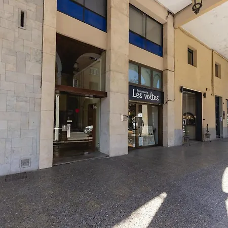 Apartment Bravissimo Les Voltes, Modern 1-bedroom Girona